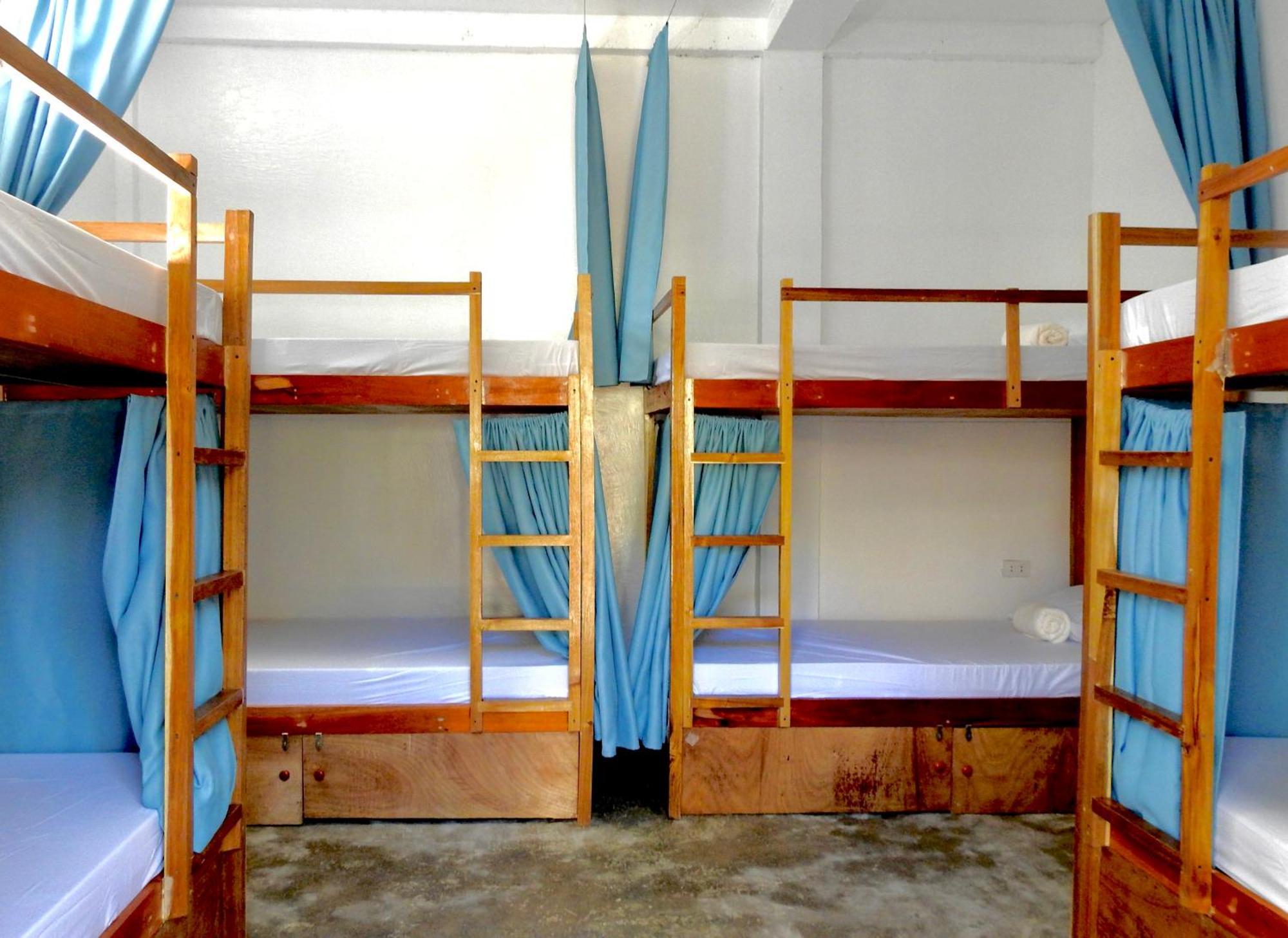 Three Little Birds Surf Hostel 卢纳将军城 客房 照片